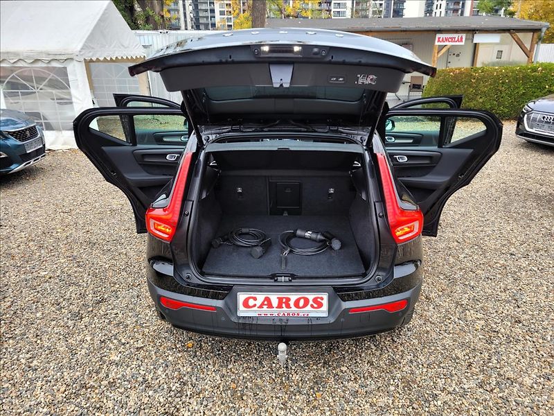 Volvo XC40 0,0 twin plus 300kw 78kWH 4x4 - fotka 39 z 49