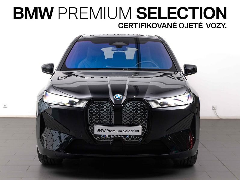 BMW iX xDrive40 - fotka 2 z 21