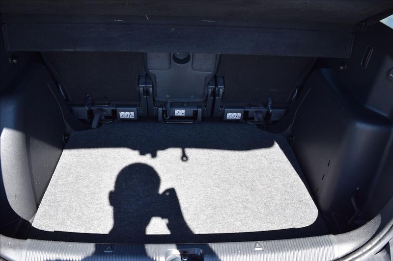 Škoda Yeti 1,2 TSI 77KW NÍZKÉ KM TAŽNÉ - fotka 26 z 47