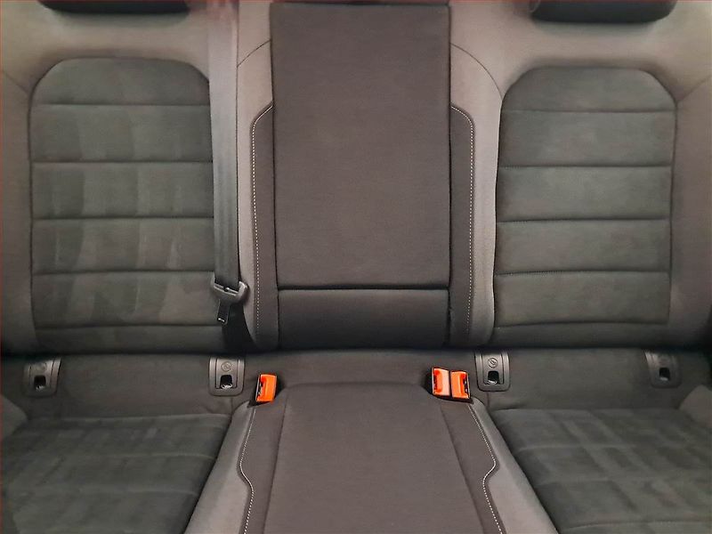 Volkswagen Golf (2017) 1.0 TSI, Tempomat - fotka 10 z 16