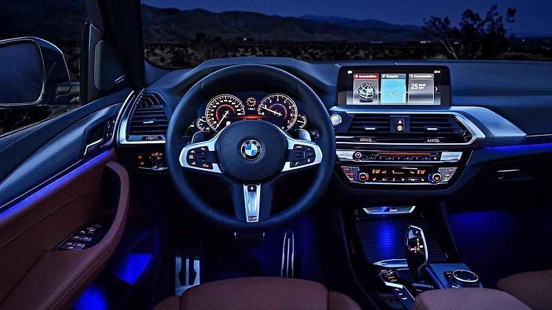 BMW X3.