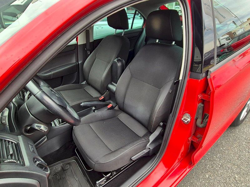 Škoda Rapid (2013) Ambition 1.2 TSI 63 kW 5°manuá - fotka 13 z 27