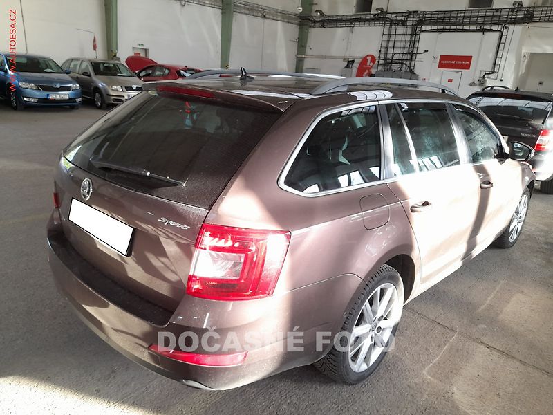 Škoda Octavia (2015) 1.8 TSi, AT - fotka 2 z 3