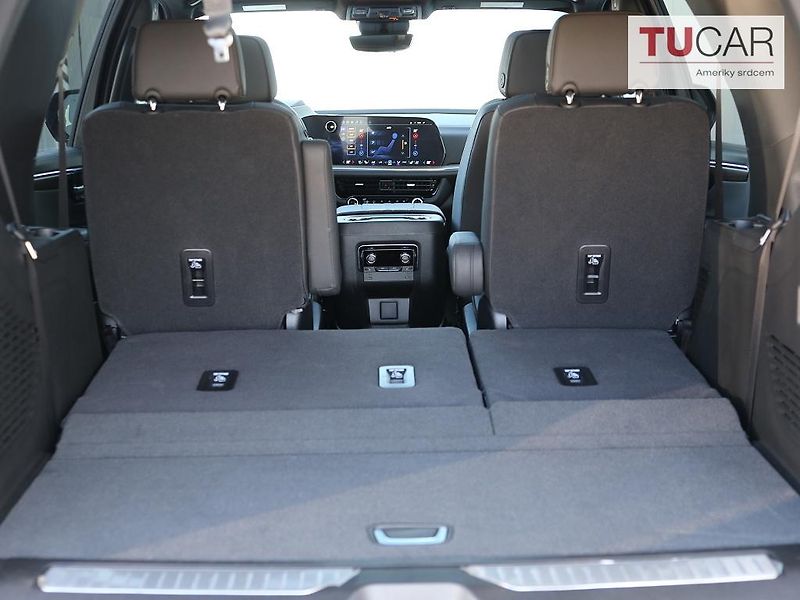 Chevrolet Tahoe High Country 6,2 V8 - fotka 10 z 48