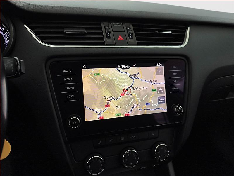Škoda Octavia (2017) 2.0 TDI, Automat, Navi - fotka 16 z 16