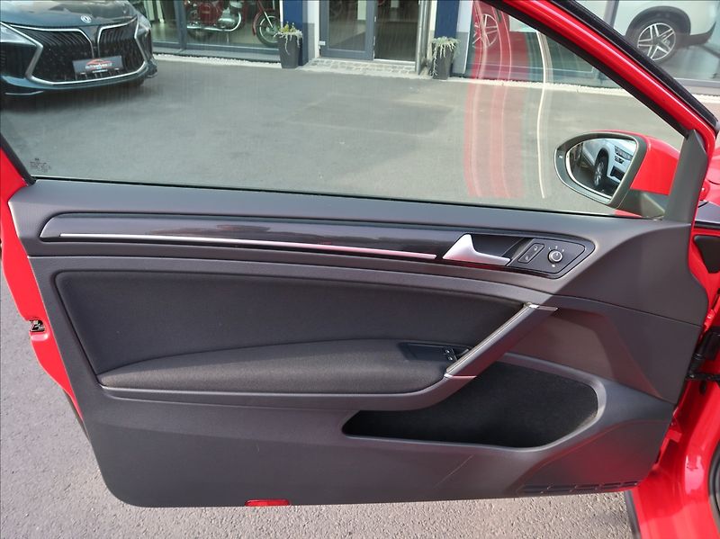 Volkswagen Golf 2,0 TSi,162kW,GTI,NovéČR - fotka 19 z 22