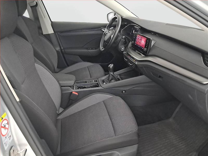 Škoda Octavia (2023) Ambition 2.0 TDI, ČR,1.maj - fotka 9 z 17