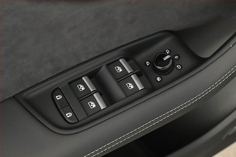 Audi SQ7 (2026) 4.0 TFSI, 360KAMERA, SOFTCLOSE - fotka 25 z 28