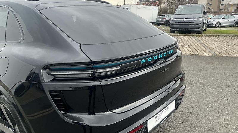 Porsche Macan (2025) Turbo - fotka 14 z 30
