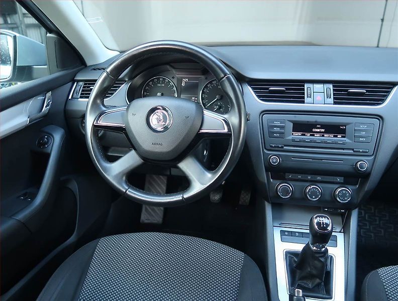 Škoda Octavia (2013) 1.6 TDI, Tempomat - fotka 7 z 15