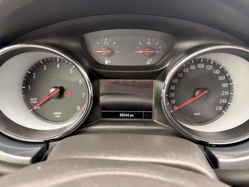 Opel Astra (2018) 1.0 Turbo 77 kW Sports Tourer - fotka 11 z 25