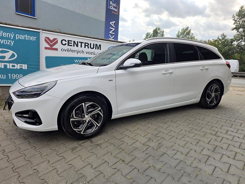 Hyundai i30 1.5-AUTOMAT-MILDHYBRID 48V - fotka 5 z 22