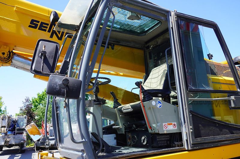 Sennebogen (2007) 630 rough terrain crane / 30m - fotka 17 z 24