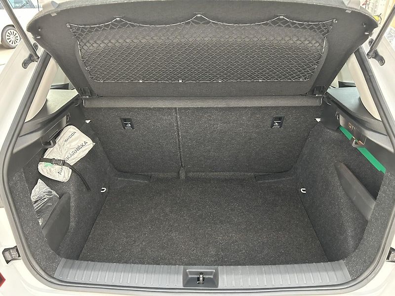 Škoda Kamiq 1.0 TS Selection - fotka 27 z 30