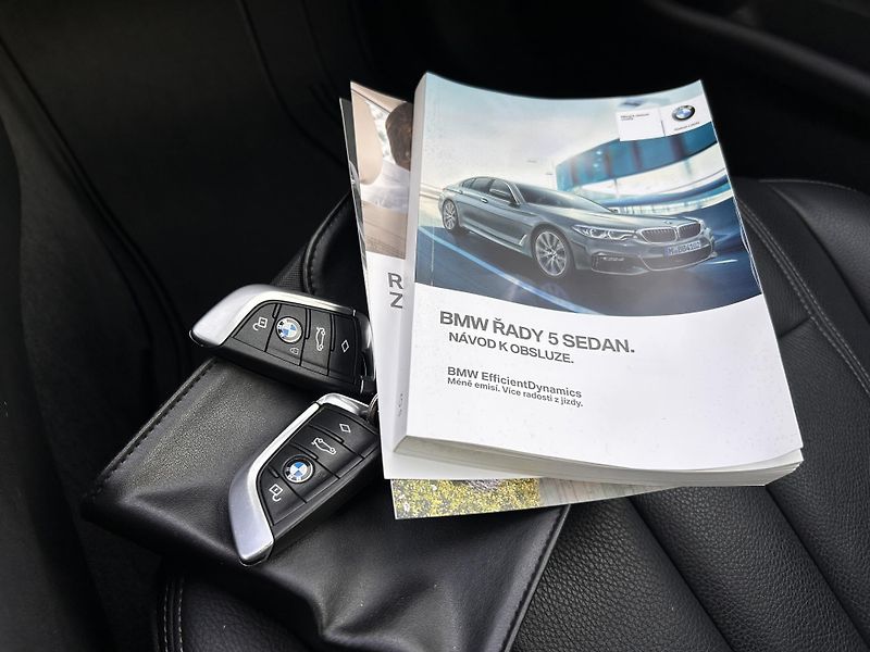 BMW Řada 5 520D XDRIVE, 1. majitel - fotka 18 z 33