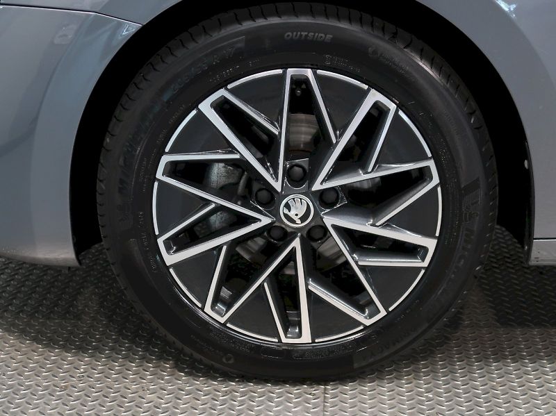 Škoda Octavia (2024) TOP SELECTION 1.5TSI 110KW - fotka 12 z 41
