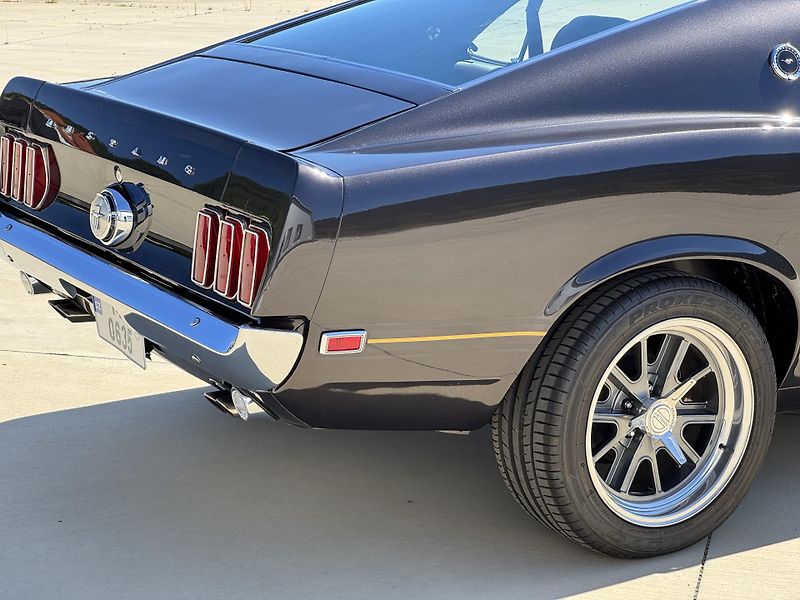 Ford Mustang  MACH 1 FASTBACK 351 WINDSOR V - fotka 15 z 50