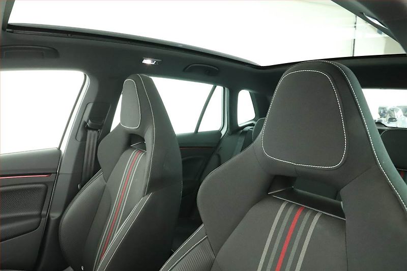 Škoda Kamiq (2025) 1.0 TSI, MONTE CARLO, KEYLESS - fotka 13 z 15