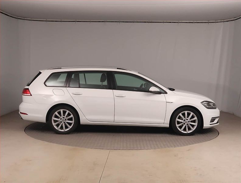 Volkswagen Golf (2020) Comfortline 1.5 TSI, ČR,1.maj - fotka 6 z 16