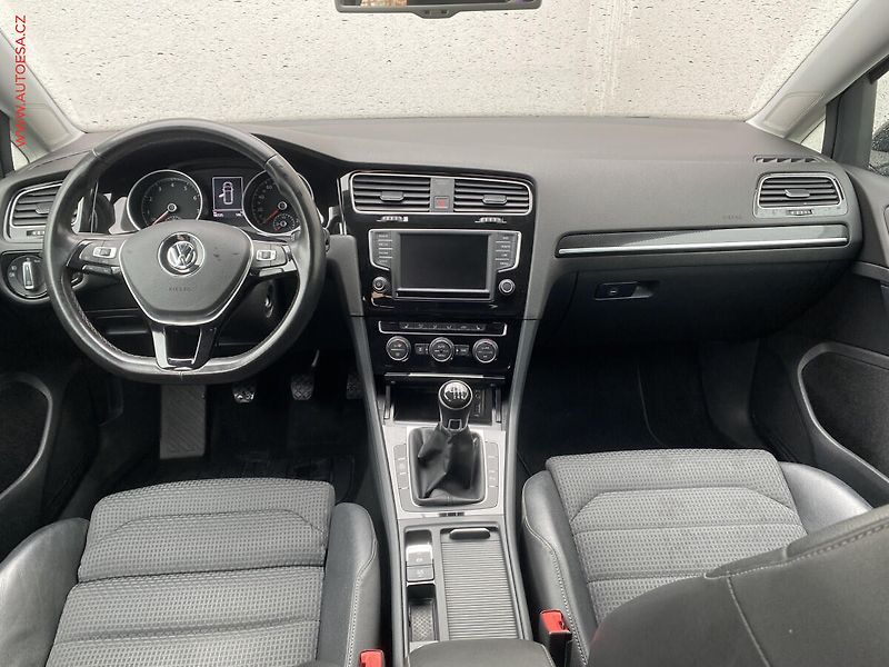 Volkswagen Golf (2015) 1.4 TSi, Highline, bixen - fotka 8 z 18