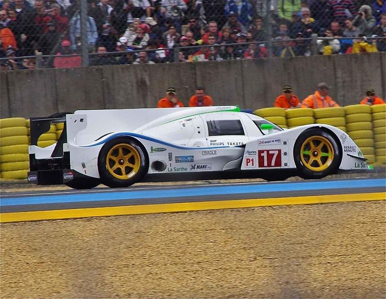 Před nedávnem oslavil 82. narozeniny rekordman v účasti na 24 hodin Le Mans, bývalý pilot F1 a držitel rekordu v letectví, francouzský automobilový závodník Henri Pescarolo. V roce 1984 závodil při Interserii v Mostě.