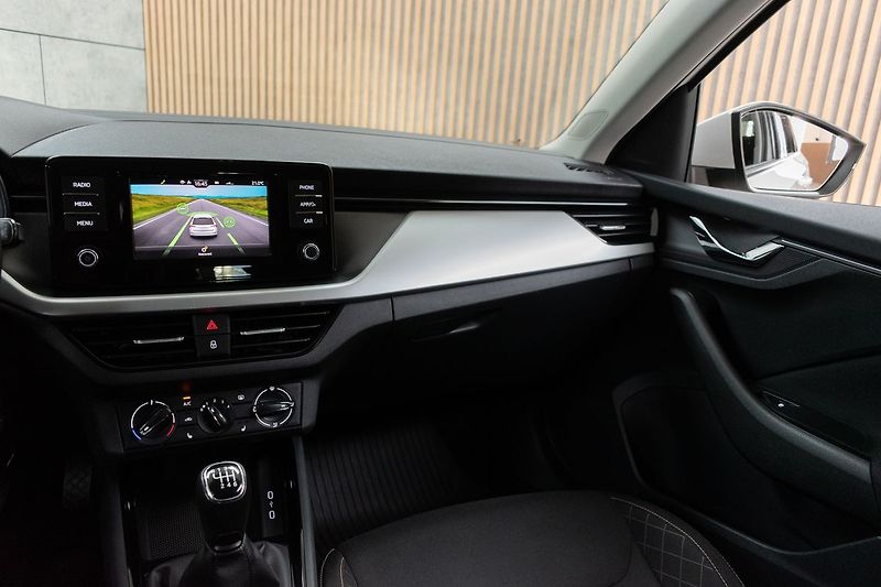 Škoda Scala 1.6 TDI DRIVE 125 YEARS*ČR 1.M - fotka 9 z 36
