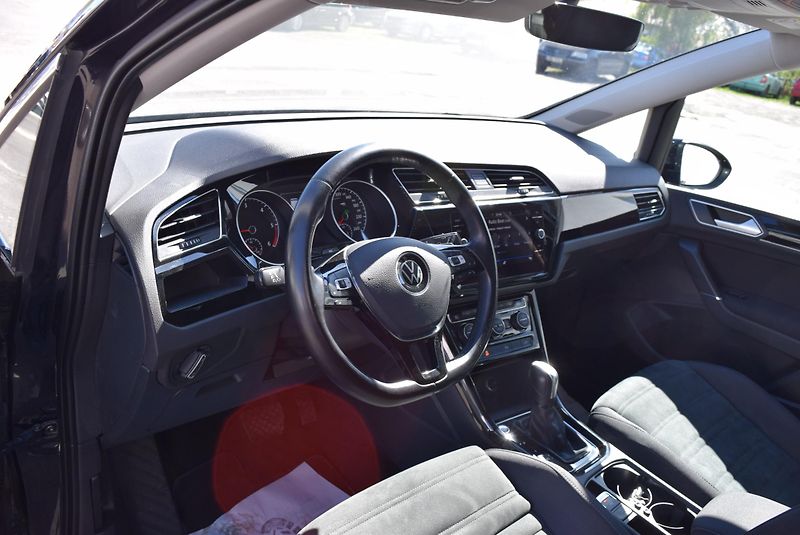 Volkswagen Touran (2021) 2.0TDI 110kw DSG 7MÍST HIGHLIN - fotka 26 z 50
