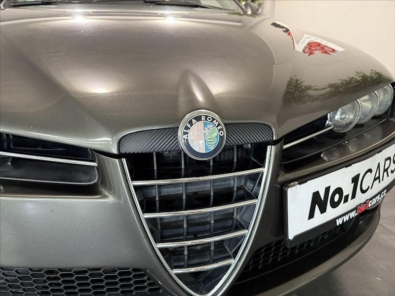 Alfa Romeo 159 2,4   JTDm V5 147 kW BOSE TOP - fotka 37 z 40