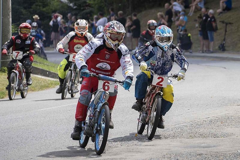 První červencová sobota byla v Rychtářově ve znamení mopedů. Moped rallye ho ovládla s čtyřiadvacátým ročníkem.