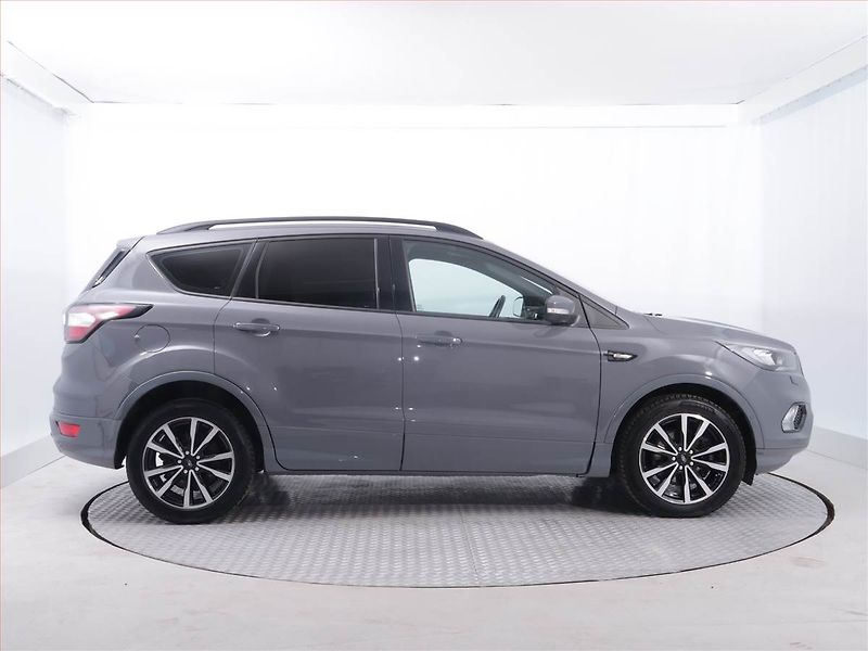 Ford Kuga (2019) ST-Line 2.0 TDCi, 4X4 - fotka 6 z 22