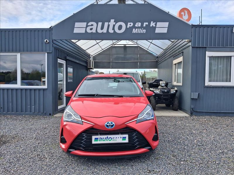 Toyota Yaris 1,5 Hybrid, ČR - fotka 2 z 13