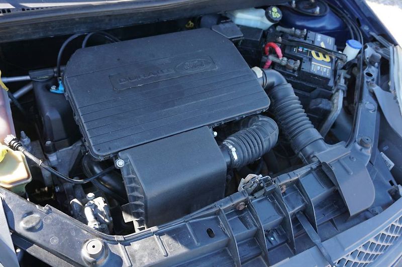 Ford Fiesta (2008) 1,3 NOVÉ V ČR - fotka 25 z 26