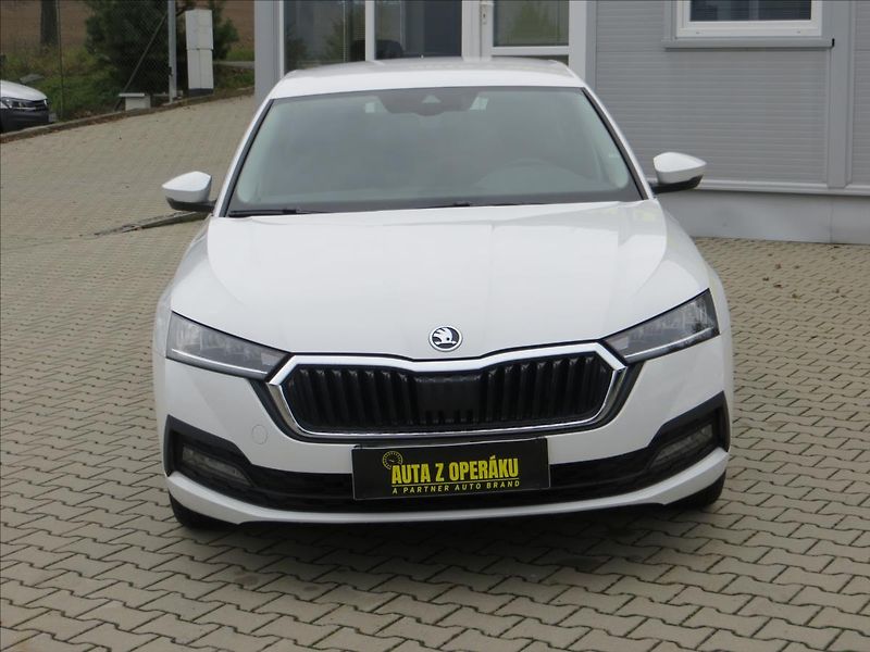 Škoda Octavia 2,0 TDI Ambition DSG LED ČR - fotka 2 z 22