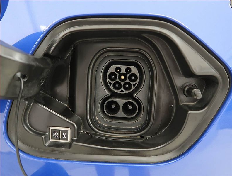 Opel Corsa (2023) Elegance 50 kWh, SoH 97% - fotka 23 z 24
