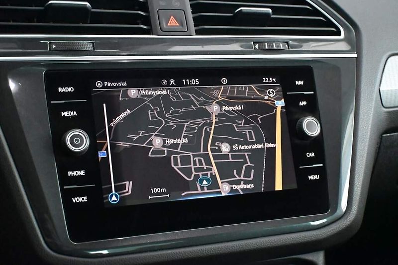 Volkswagen Tiguan (2023) 2.0 Matrix LED Tažné Kamera AC - fotka 17 z 38