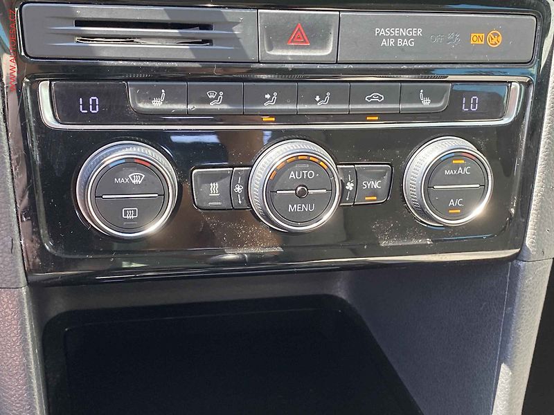 Volkswagen Golf Sportsvan (2014) 2.0 TDi, Highline, bixen - fotka 13 z 16