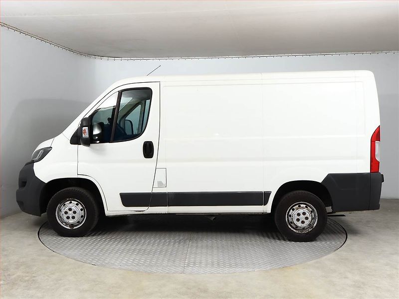 Peugeot Boxer (2017) 2.0 BlueHDi, L1H1, ČR - fotka 3 z 12