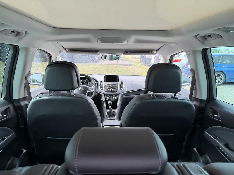 Opel Zafira 2.0 CDTi TOURER 7 MIST - fotka 12 z 24