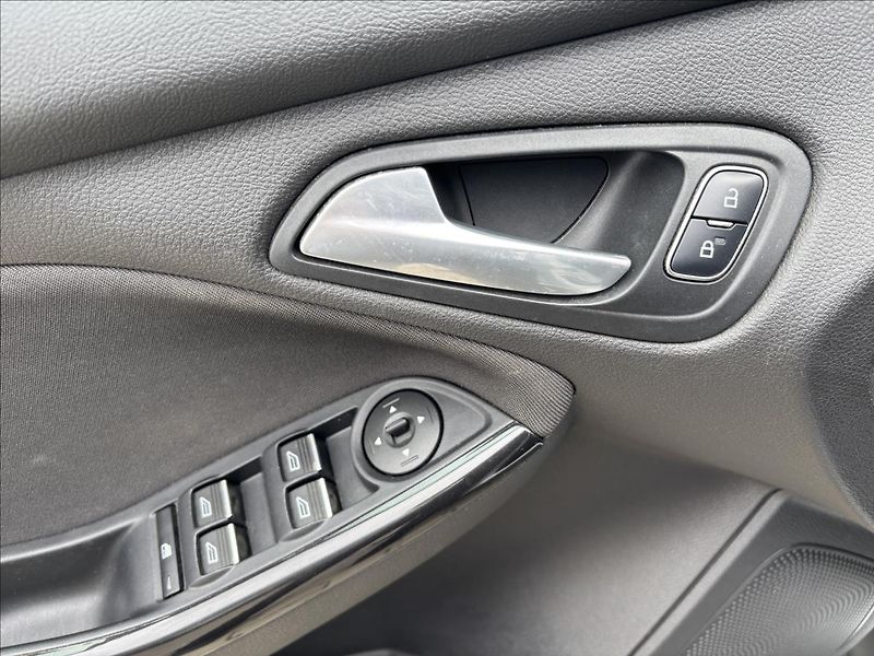Ford Focus 1,5 TDCI 88kW Titanium - fotka 21 z 36