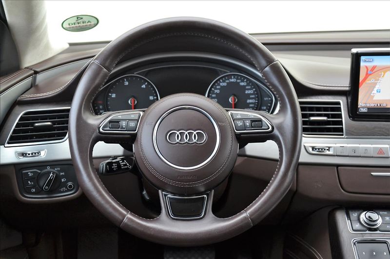 Audi A8 4.2 TDI/V8/Design-Selection/CZ - fotka 19 z 49