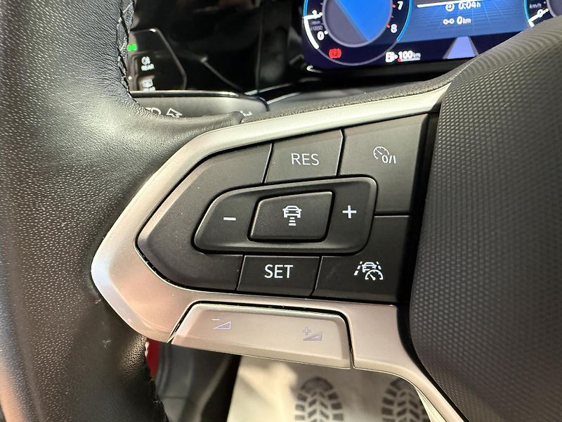 Volkswagen Golf 1.5 TSI EVO 110 kW Style Varia - fotka 12 z 17