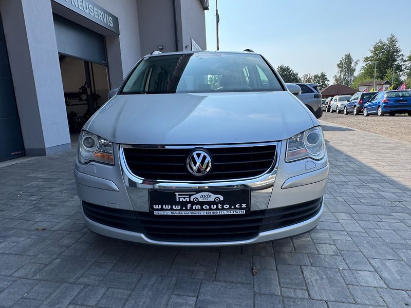 Volkswagen Touran (2008) 1.9 TDi, DUAL KLIMA, TAŽNÉ - fotka 3 z 33