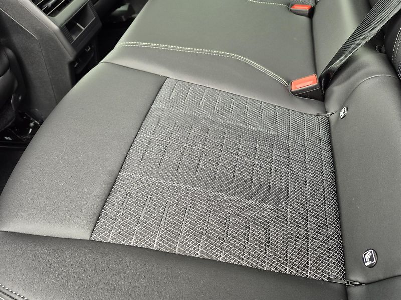 Peugeot 3008 (2026) GT Hybrid 145 e-DCS6  - fotka 12 z 27