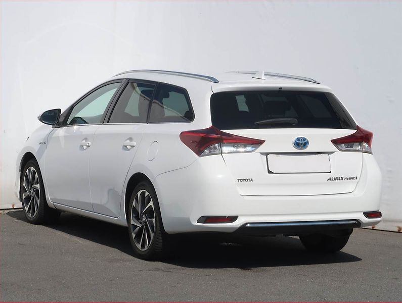 Toyota Auris (2015) Hybrid, Automat, Tempomat - fotka 4 z 21