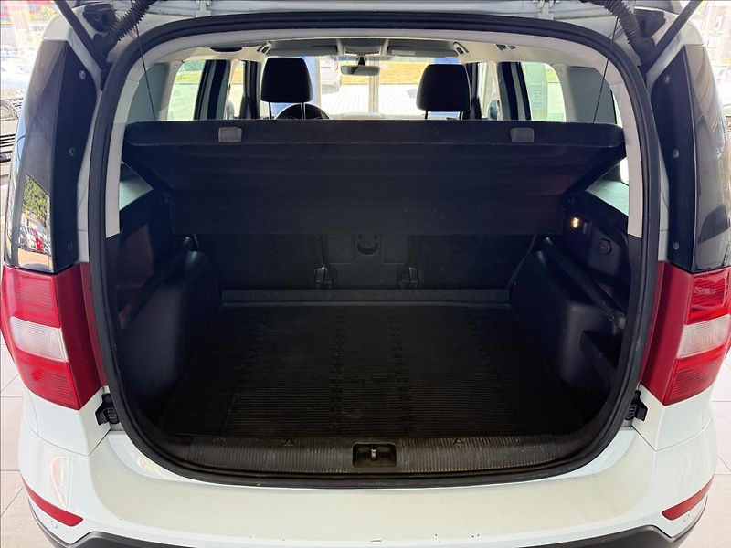 Škoda Yeti 2,0   TDI 81kW,4x4,SERVISKA,TA - fotka 24 z 29