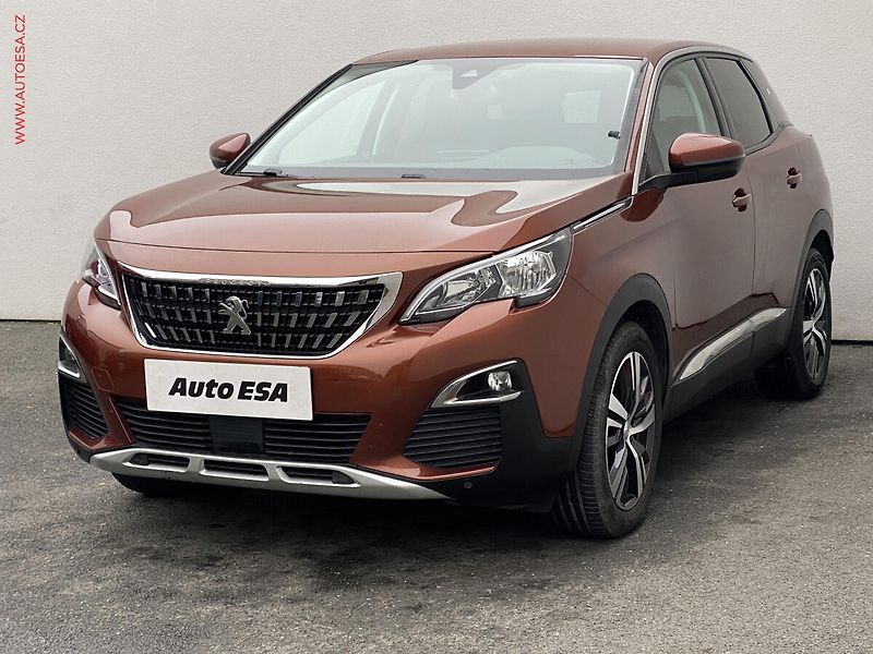 Peugeot 3008 (2019) 1.2PT, Allure, AT, navi - fotka 3 z 19