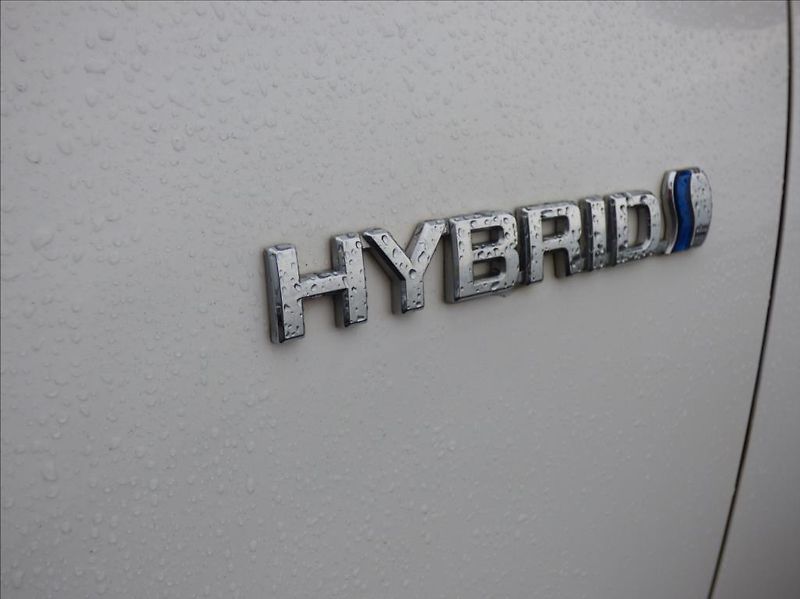 Toyota Yaris 1,5 Hybrid, Digi Klima, servis - fotka 9 z 60