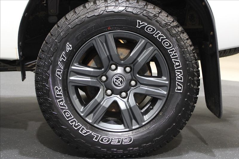 Toyota Hilux 2,4 D-4D 150 4x4 1.majitel, CZ - fotka 32 z 33