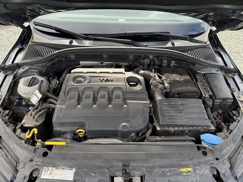 Škoda Octavia 1.6 TDI DSG STYLE - fotka 13 z 13