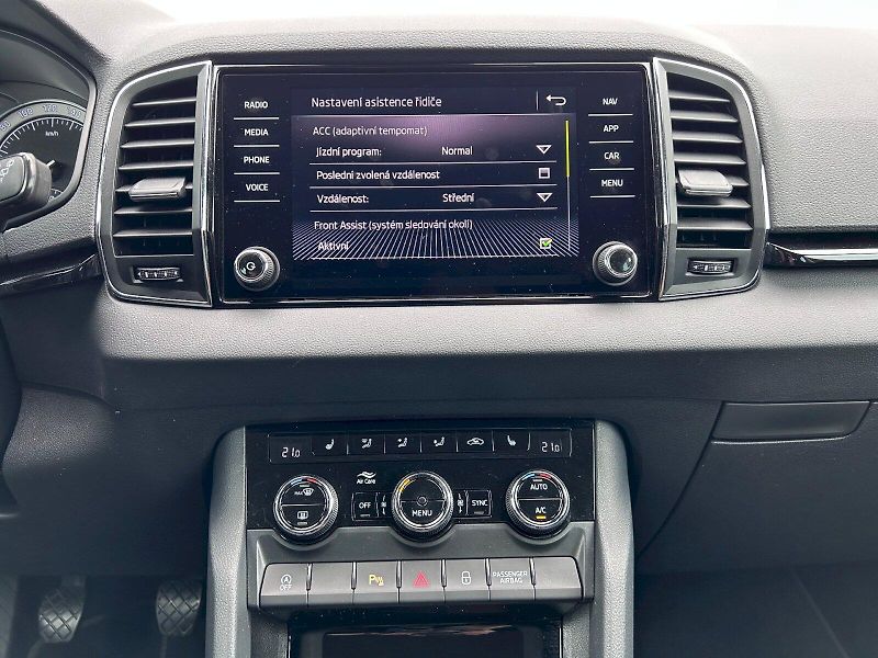 Škoda Karoq (2019) 1.5TSI 110kW Style - fotka 16 z 35